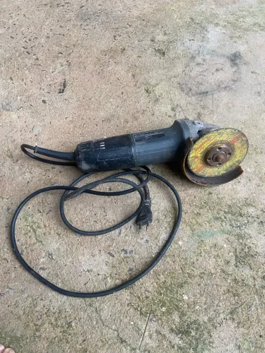 Esmerilhadeira makita 110V