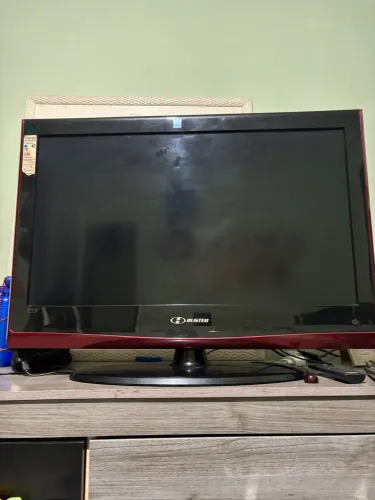 TV LCD BUSTER 32"
