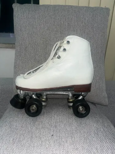 PATINS QUAD PROFISSIONAL TAM37BR POUQUÍSSIMO USADO