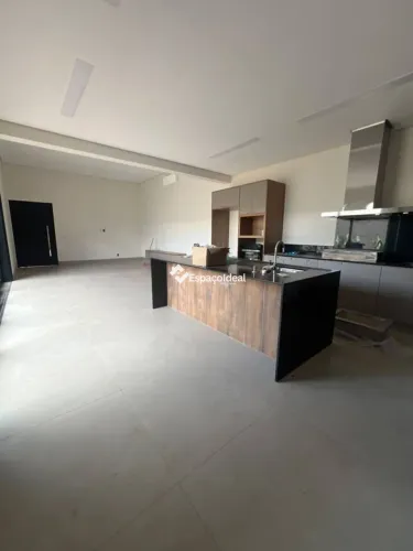 CASA DE ALTO PADRÃO PARA LOCAÇÃO ITAMARATY | LENÇÓIS PAULISTA