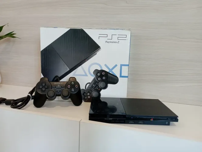 Playstation 2 Slim Completo na caixa + Jogos de brinde (SCPH-90006)