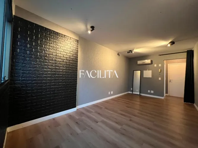 Sala comercial no bairro Trindade, Florianópolis.