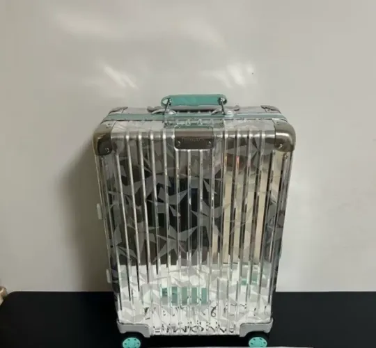 Mala de bordo Rimowa classic com tiffany & co em alumínio peça rara nova