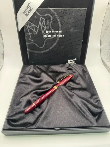 Caneta Montblanc Bordô com Detalhes Dourados + Caixa Original
