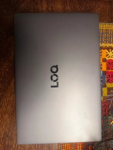 Vendo Laptop Lenovo LOQ-e Semi Novo