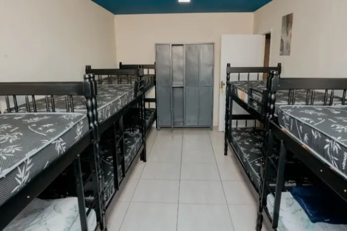 Casa mobiliada para alojamento de empresa no Centro de Pinda com 8 quartos e 8 banheiro