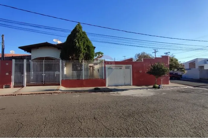 Casa à Venda JD Aeroporto - R$ 490.000