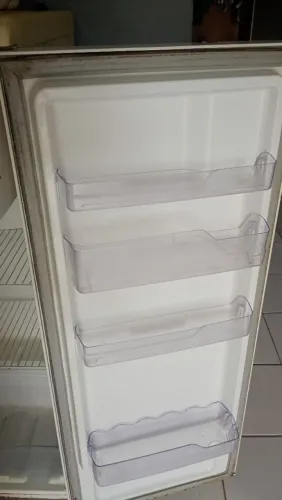 Geladeira gelo seco Electrolux