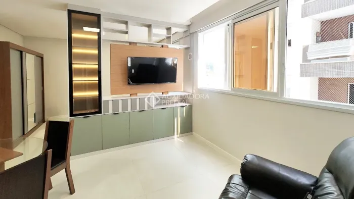 Studio mobiliado de 38m² com 1 dormitório e 1 vaga à venda na Trindade - Florianópolis