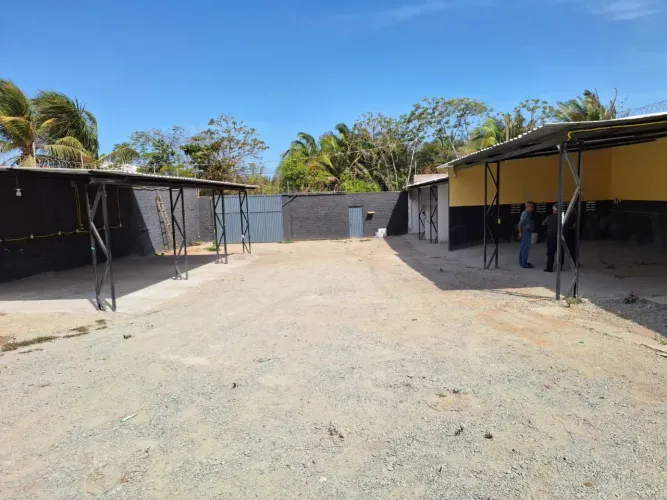 ALUGO PONTO COMERCIAL NO CALHAU