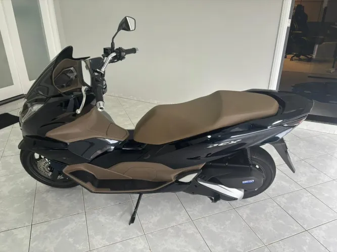 PCX 160 DLX 2025