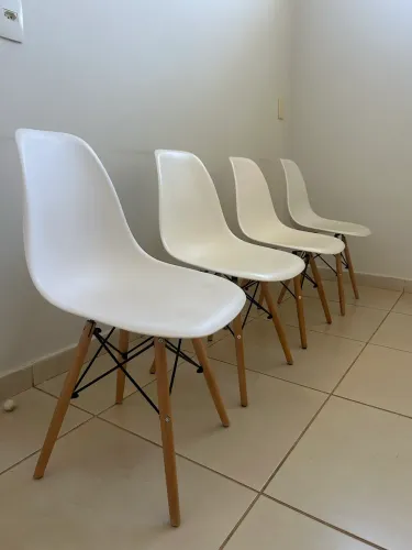 Cadeiras Eames Eiffel - Lindas