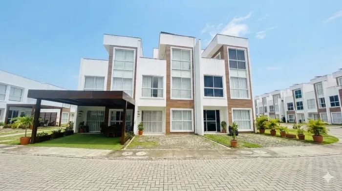 RS | ALUGO TRIPLEX NO PARQUE DAS NAÇÕES