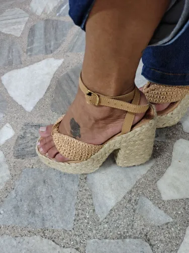 Sandália salto, número 36