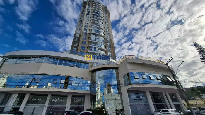 Apartamento mobiliado com 2 suítes e 2 vagas à venda no bairro Fazenda em Itajaí