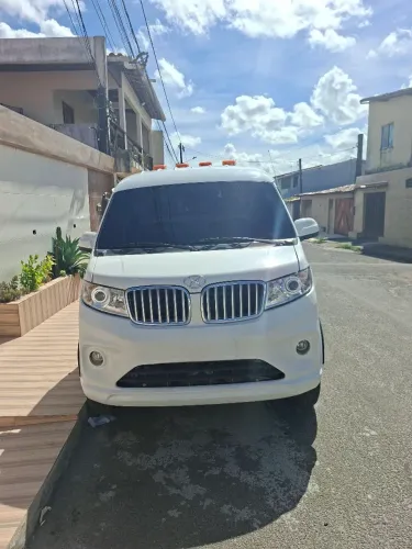 Caminhão Guincho 5M Econômico c/ Mecanismo operacional no documento 