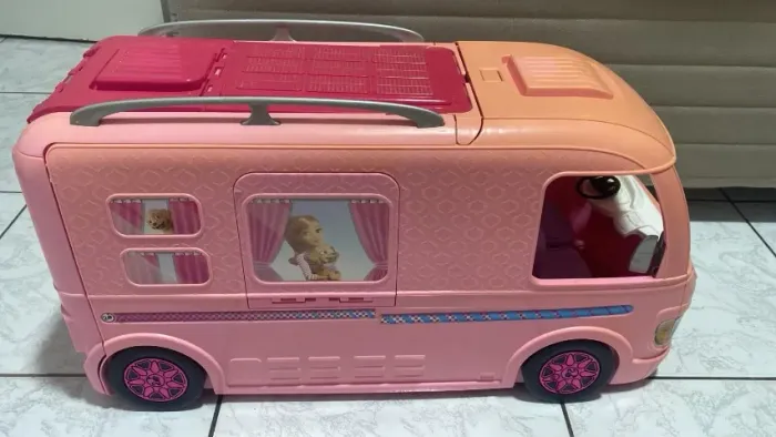 Casa dobrável da Barbie completa e Motorhome da Barbie completo