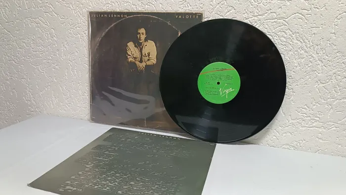 Julian Lennon Valotte e single Because
