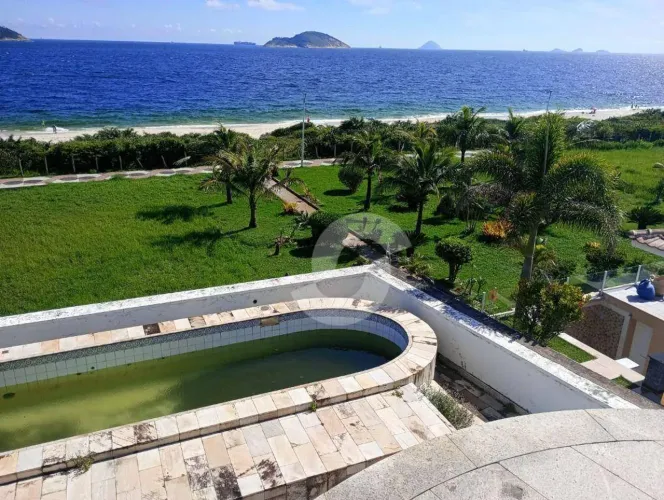 Mansão pé na areia à venda, 848 m² por R$ 7.000.000 - Camboinhas - Niterói/RJ