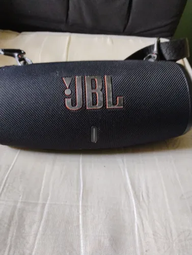VENDO UMA CAIXA DE SOM JBL, XTREME 3,POR 780 REAIS.