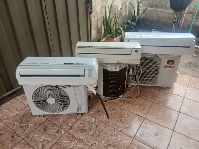 Ar condicionado 2 de 9000 bts e 1 de 12000 btus
