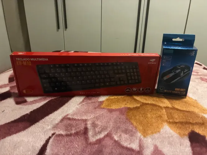 Kit teclado e mouse gamer KB-M10 e MOU-9821