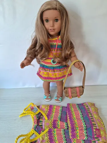 Boneca american gilr lea,e look igual para criança
