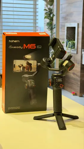 Estabilizador Gimbal Hohem Isteady M6 Kit 3eixos Modelo com luz de preenchimento