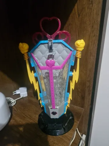Câmera de carregamento da Frankie -monster high