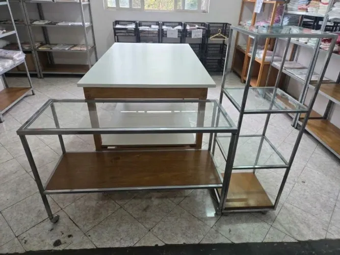 Conjunto Retrô Industrial Mesa/Balcão Expositor e Estante