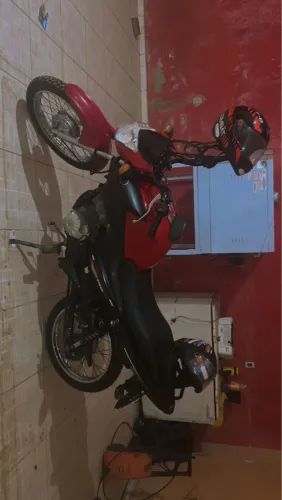 Moto bem conservada