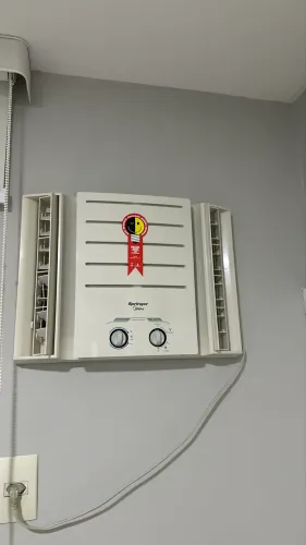 AR CONDICIONADO MIDEA SPRINGER JANELA 7500 BTUS DRENO SECO
