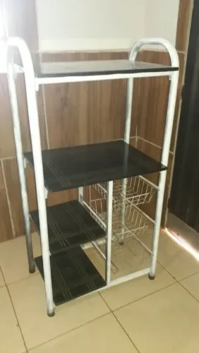Prateleira multi uso em bom estado. Não entrego