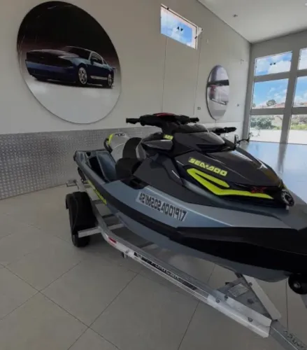 Jet ski 325
