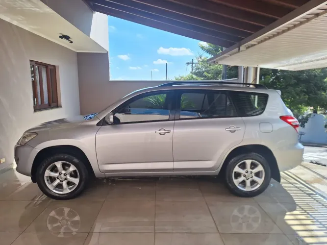 Toyota RAV4 2.4 4X4 16V 170cv Aut. 2011