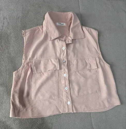 Blusa feminina com botões