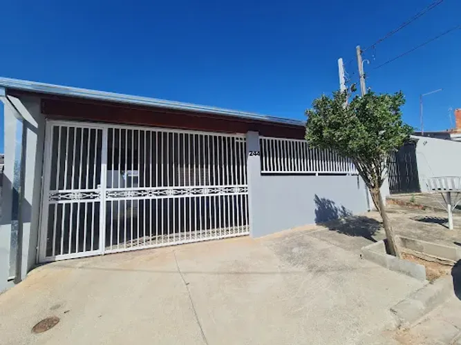 Casa Espaçosa com Edícula e Excelente Distribuição dos Ambientes!