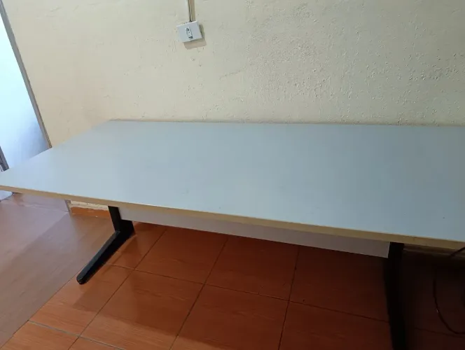 Mesa de escritório grande - 160m x 79cm