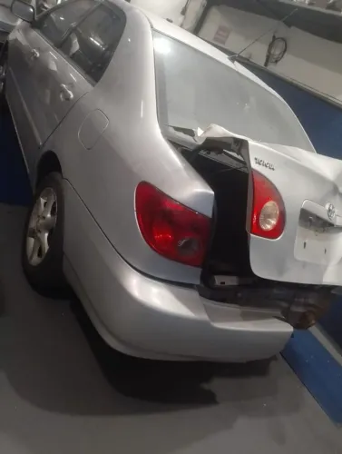 Sucata Toyota Corolla 1.6 2004 pra retirada de peças 