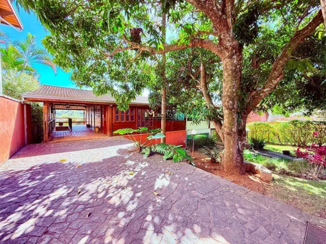 Casa de Alto Padrão na Represa de Bragança Paulista  Um verdadeiro refúgio à beira da água
