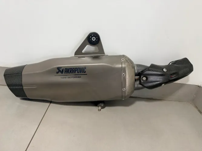 Escapamento akrapovic