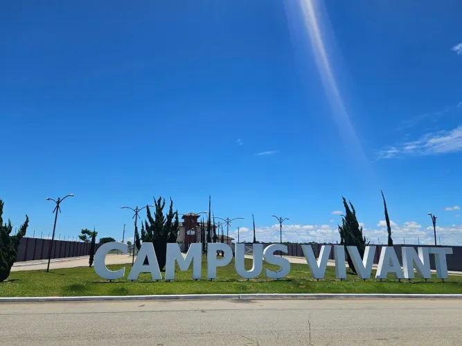 Vende-se ou troca terreno no campus vivant