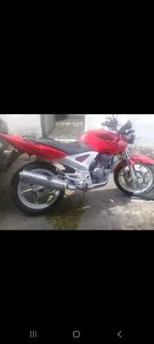 moto twi<br>250cc , conservada. 7500 chama no zap *