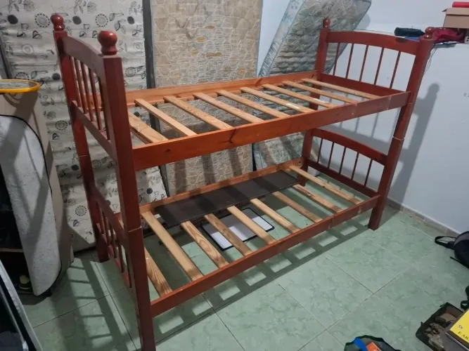 **Beliche de Madeira Maciça + 3 Colchões de Brinde - Excelente Oportunidade!**