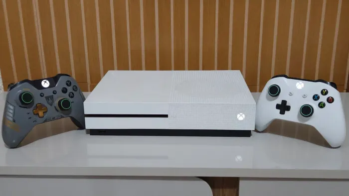XBOX One-s, 1TB de armazenamento
