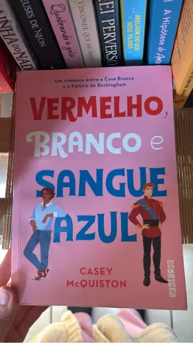 Livro vermelho branco e sangue azul