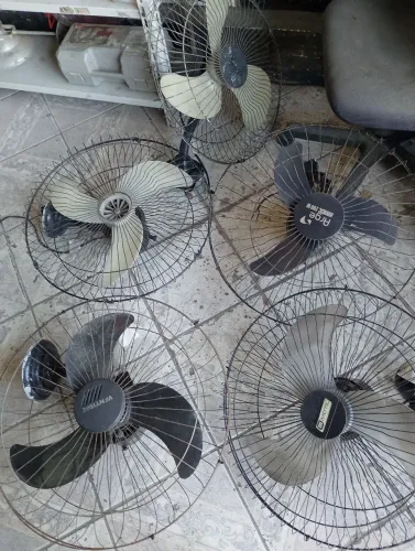 Ventilador de parede.