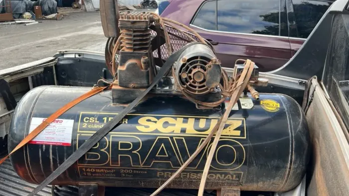 *VENDO COMPRESSOR DE AR SCHULZ MODELO CSL 15 BR *