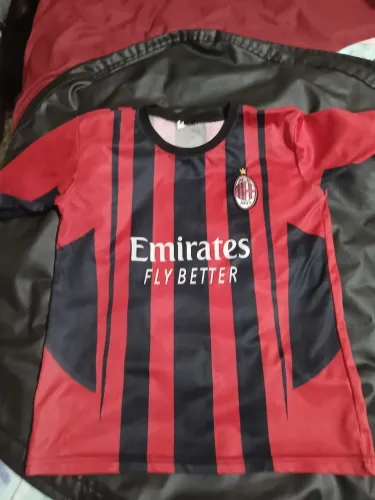 Camisa AC Milan - Preta e Vermelha (Modelo Emirates Fly Better)