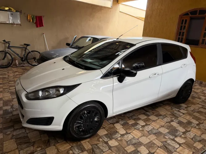 Ford Fiesta 1.5 16V Flex Mec. 5P 2015